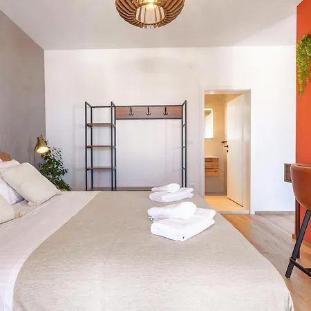 Апартаменти Hot Tub Sea View