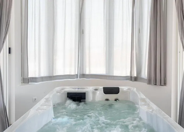 Hot Tub Sea View 公寓