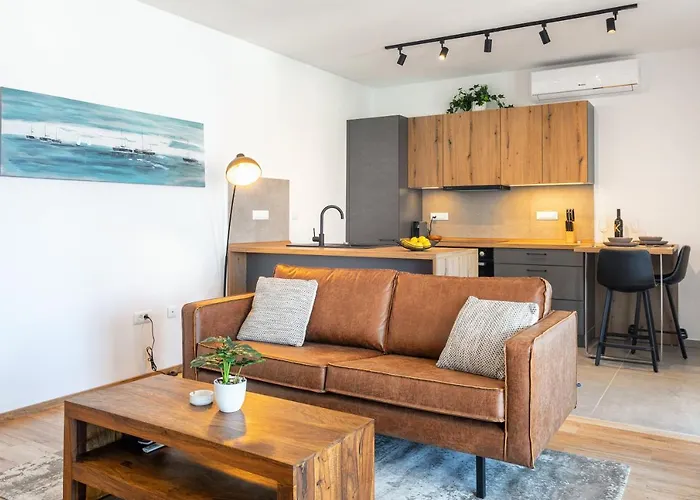 Hot Tub Sea View Apartment *