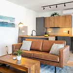 Hot Tub Sea View Apartment *